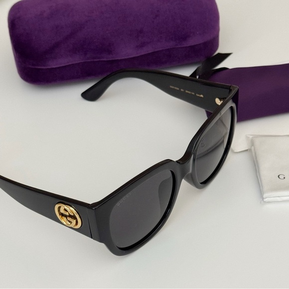 NWT Gucci Sunglasses GG0142SA 55-20